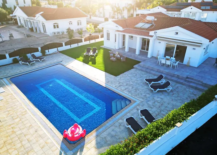 Villa Aquamarine